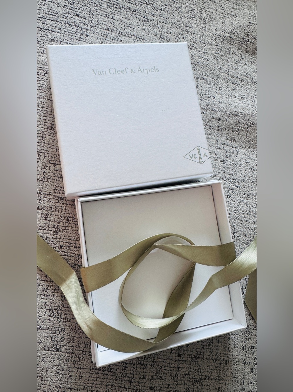 Van Cleef & Arpels Olive Green Satin Ribbon box